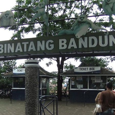 Zen Rooms Bukit Tunggul Bandung Exterior photo