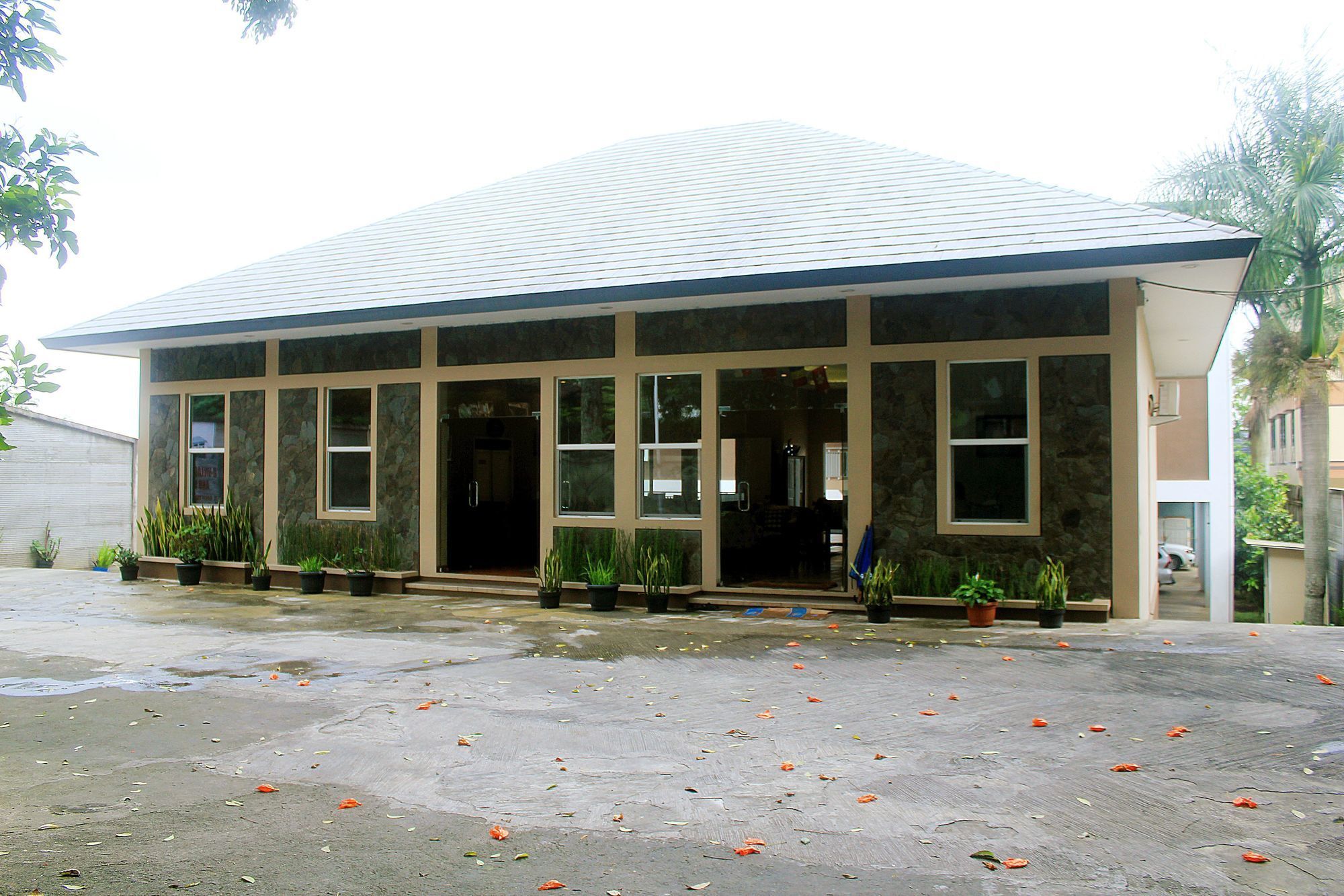 Zen Rooms Bukit Tunggul Bandung Exterior photo