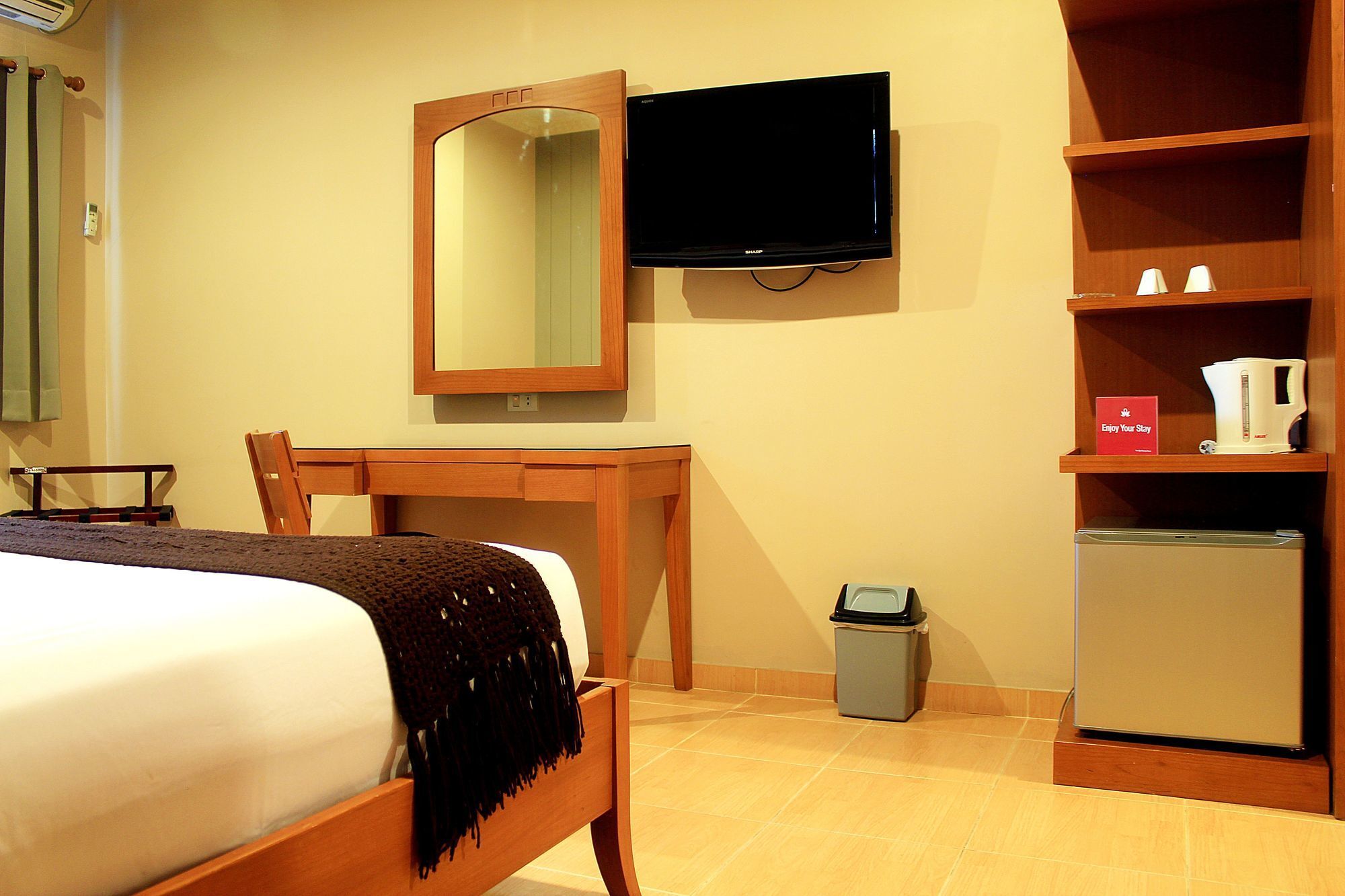 Zen Rooms Bukit Tunggul Bandung Exterior photo