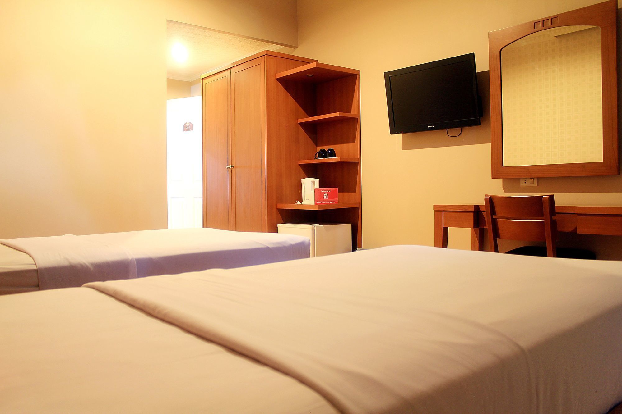 Zen Rooms Bukit Tunggul Bandung Exterior photo